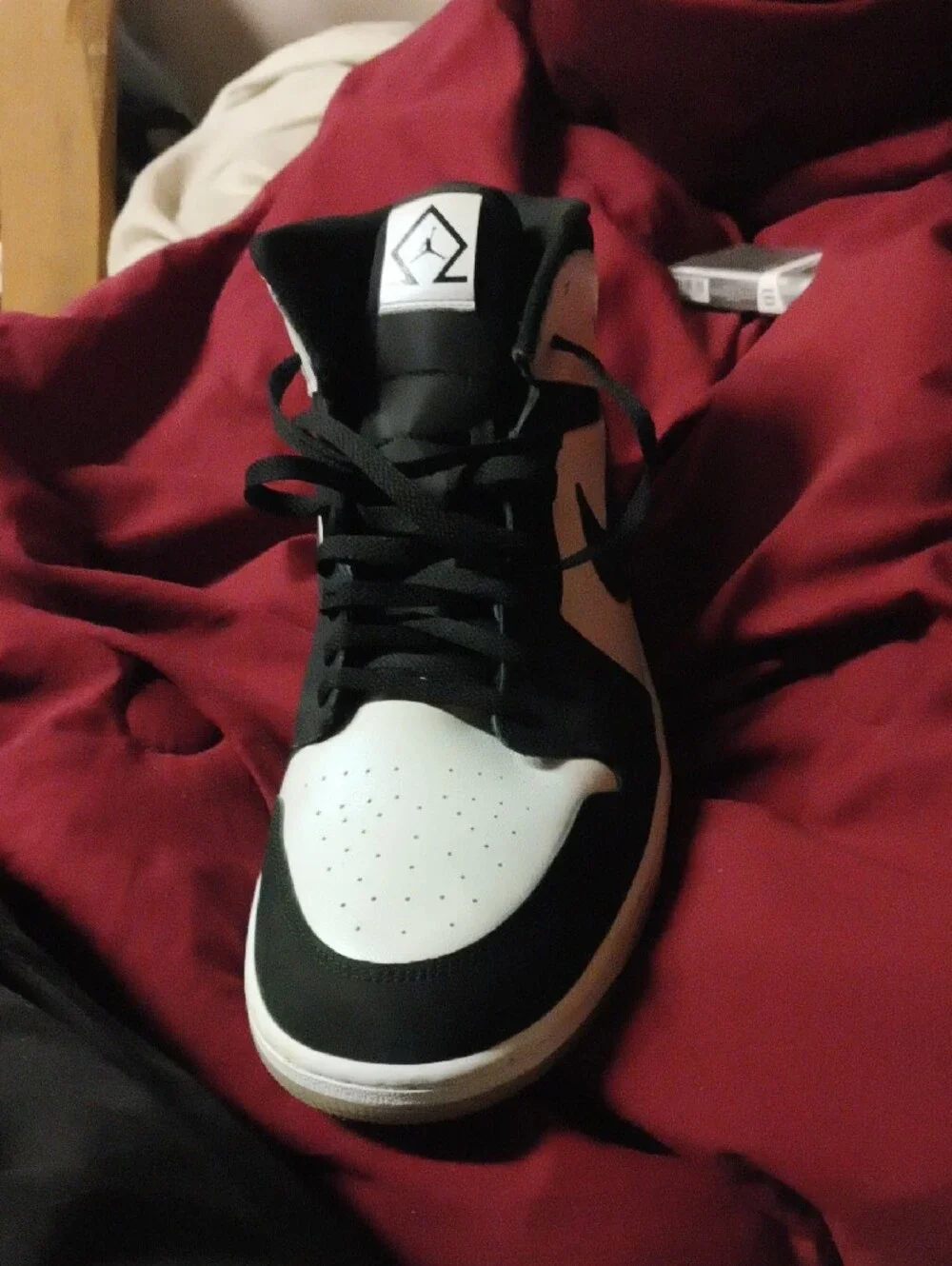 Jordan 1 Mids Diamonds New